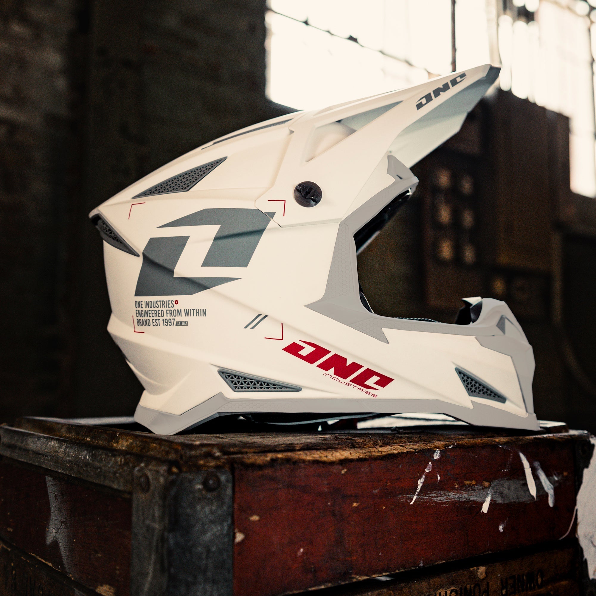 X-297 HELMET - FOCUS WHITE/GRAY – ONEIND RIDER SUPPORT