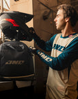 X-197 HELMET CARBON - BLACK OIL