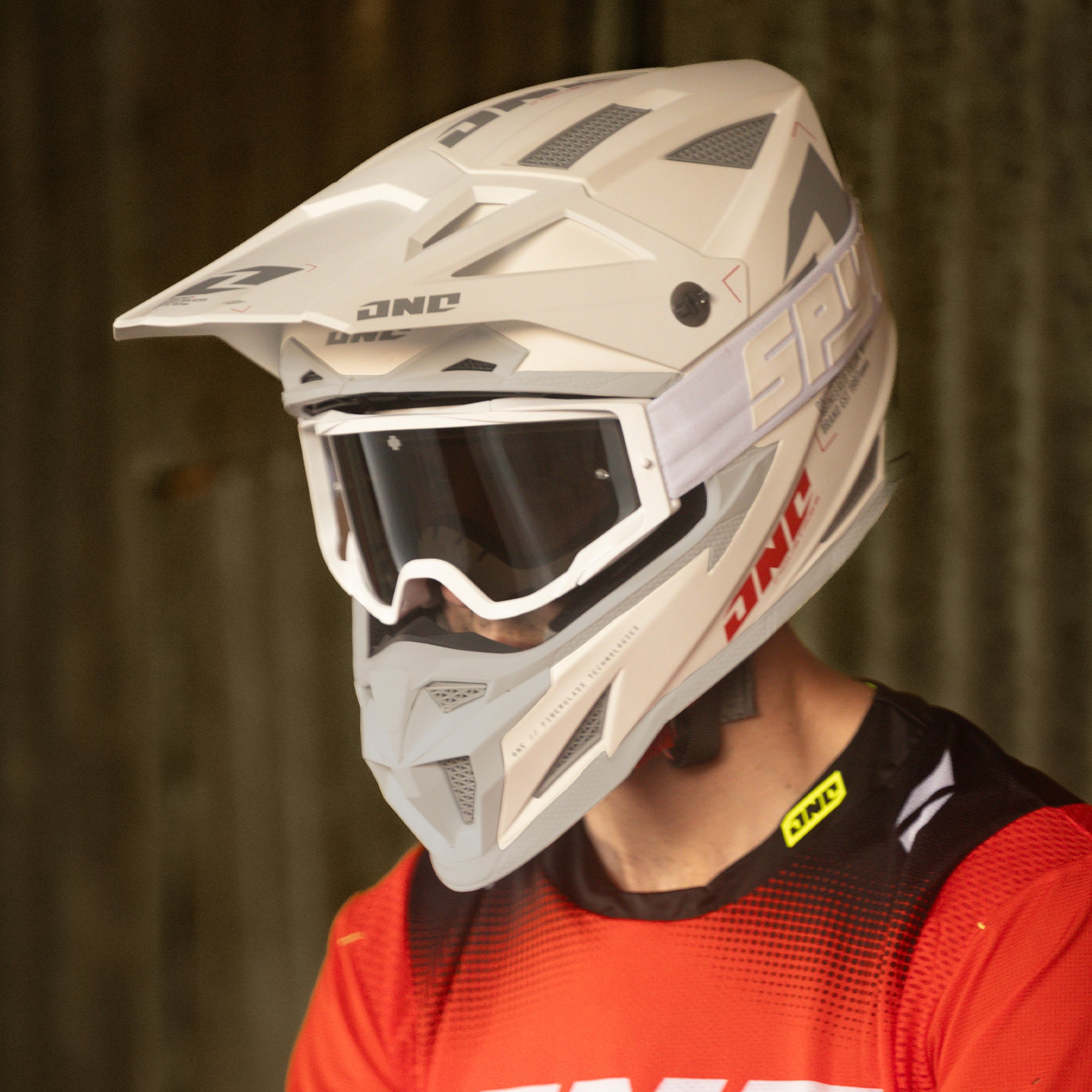 X-297 HELMET - FOCUS WHITE/GRAY – ONEIND RIDER SUPPORT