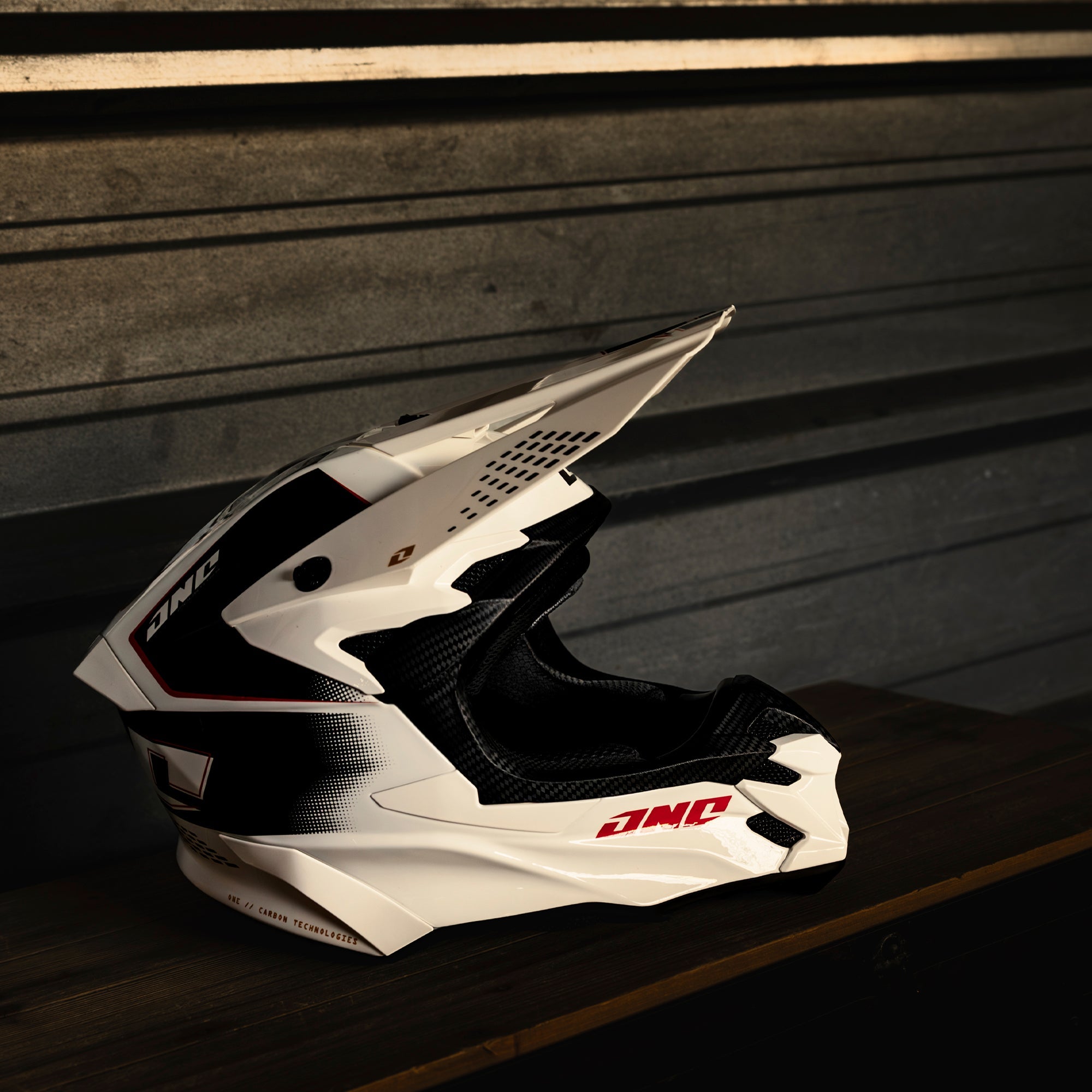X-197 HELMET CARBON - WHITE SCORCH – ONEIND RIDER SUPPORT