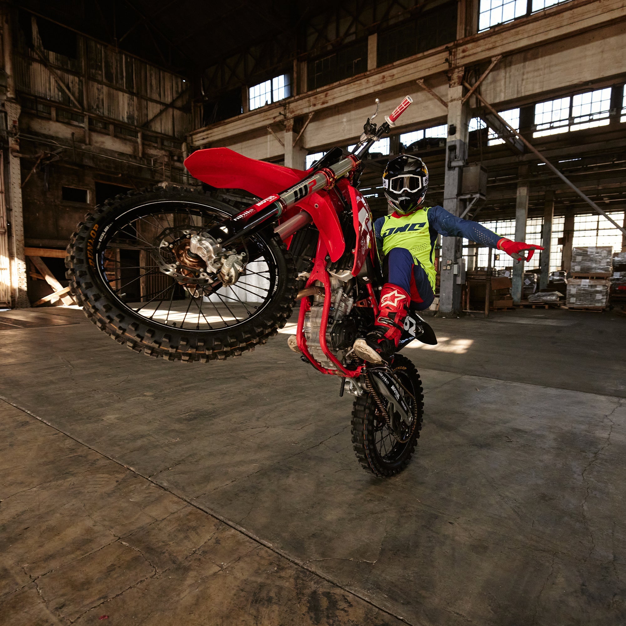 X-197 Glove - HALT RED – ONEIND RIDER SUPPORT
